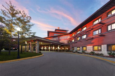The Best Hotels Closest to Oneida Casino in Green Bay for 2024.